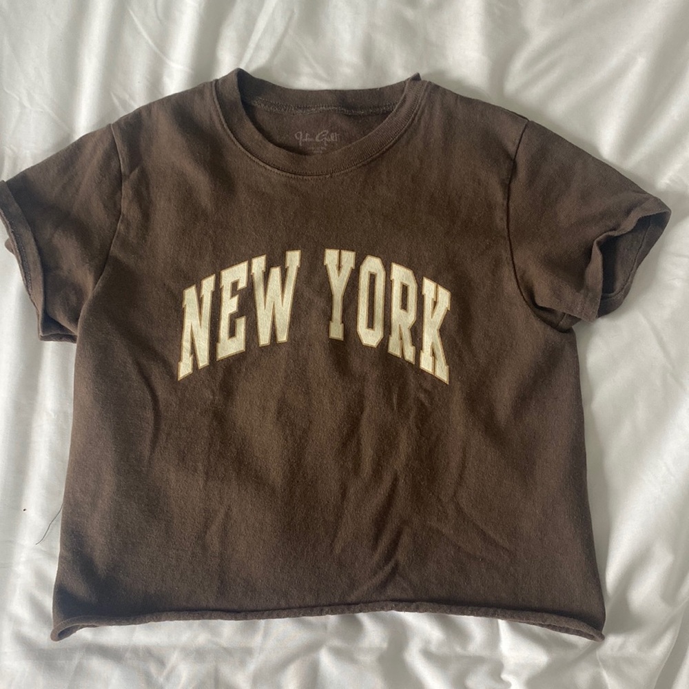 brandy melville graphic brown new york cropped tee